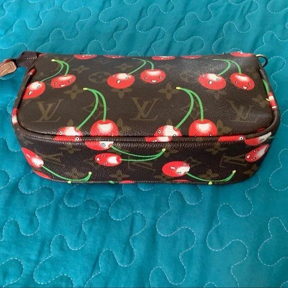 Louis Vuitton -Rare to Find Limited Edition Takashi Murakami Cerises Pochette - Picture 10 of 16